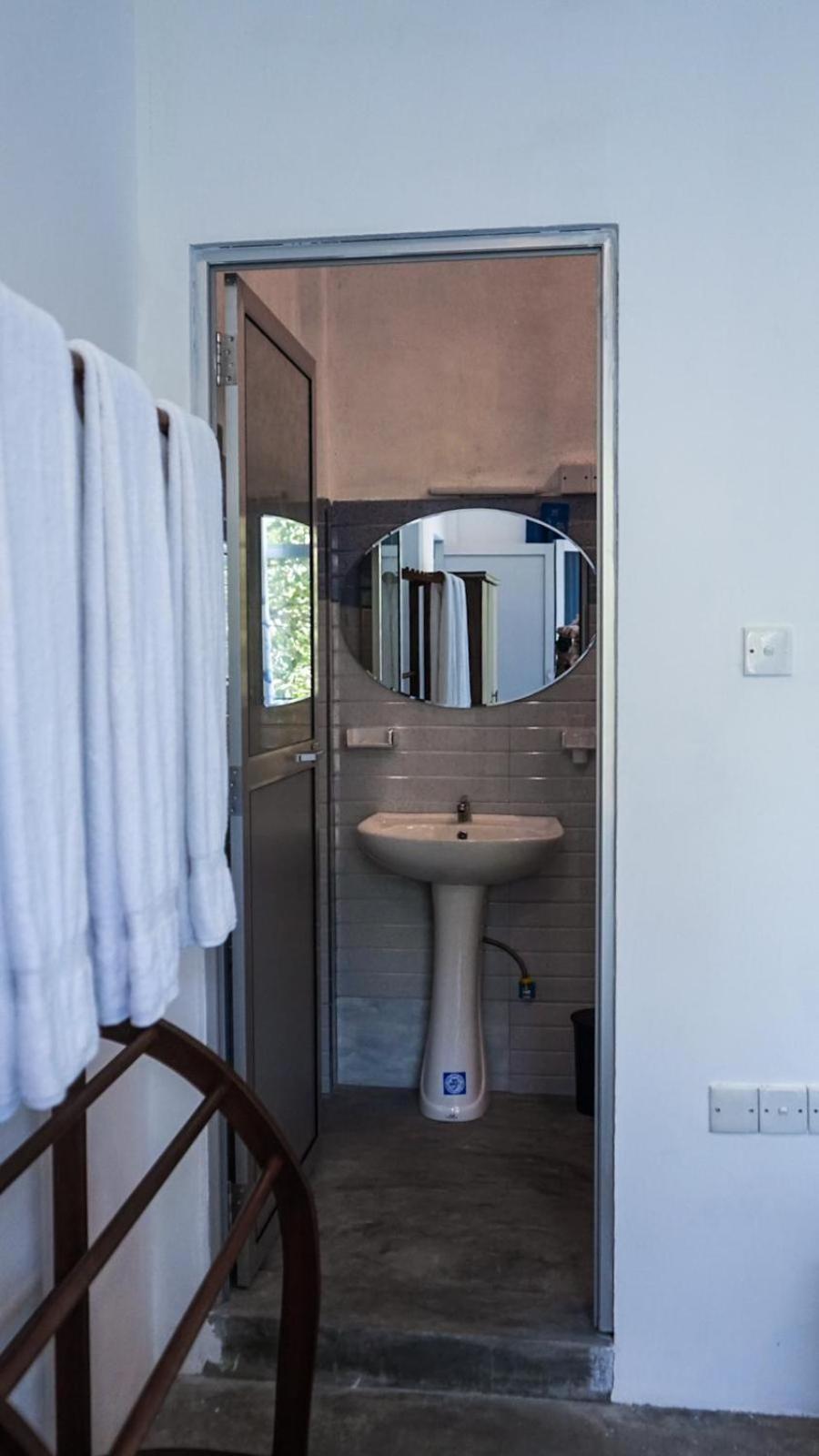 Apartamento Painkiller Hiriketiya Dikwella Sur Exterior foto